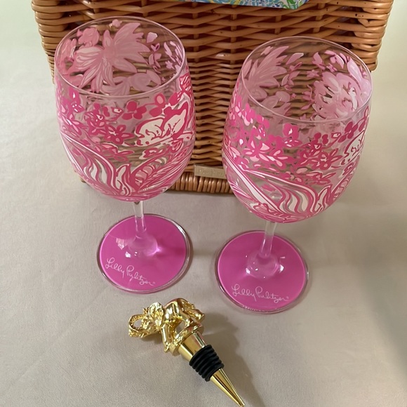 Lilly Pulitzer Wine Basket with Glasses and Wine Bottle Stopper, New Condition - Picture 2 of 11